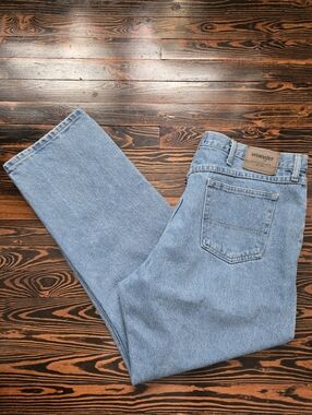 Wrangler Authentics Mens Jeans 42x30 Light Wash Relaxed Fit Straight Leg Denim